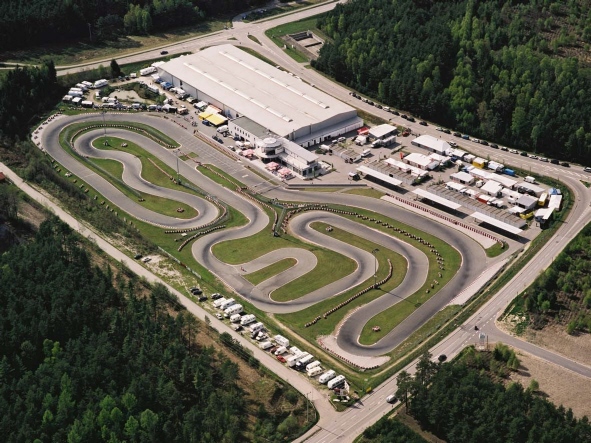 Bild vergrößern: Pro Kart Raceland