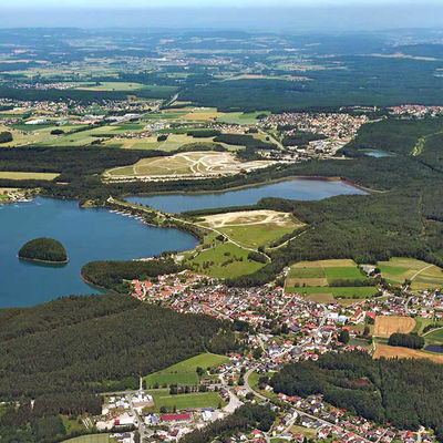 Bild vergrößern: Steinberg am See und Wackersdorf aus der Luft