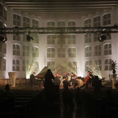 Bild vergrern: Florian Christl & The Modern String Quintet (7)